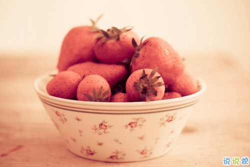 唯美詩意的說說帶圖片 我飲盡漁火明月秋色無邊5