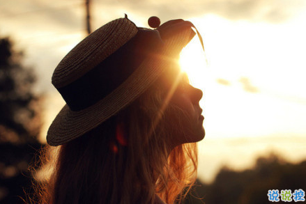 聽著很有道理的愛情說說帶圖片 關(guān)于愛情很有哲理的一句話說說10