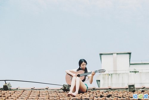 關于感情中的愛恨情仇的傷感句子帶圖片 其實你并沒有那么堅強6