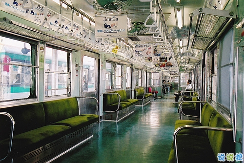 一個人感到孤獨絕望的說說帶圖片 黑夜難以入眠的悲情說說8