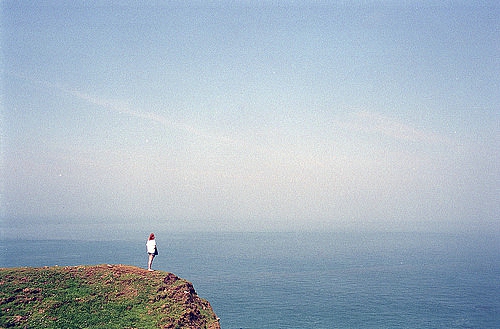 關于夏天的唯美文藝說說帶圖片 夏有彤云蔚然成風9
