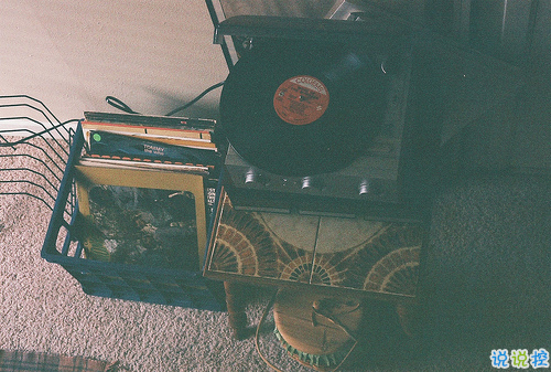 寫給曾經(jīng)喜歡過的人的愛情說說 深夜里一個(gè)人感到無助難過的說說1