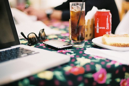 關于生活的有點傷感但很現(xiàn)實的圖片說說 哭也不會改變什么這個世界從來不會對任何人溫柔4