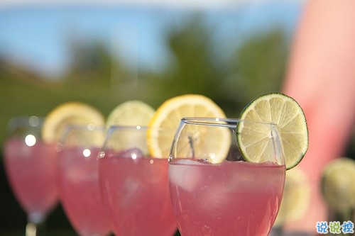 女生治愈系說說簡(jiǎn)短好聽?zhēng)D片 可以幫你療傷的愛情說說12