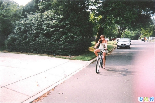 有時(shí)幸福又難過傷感的說說帶圖 暗戀是一個(gè)人的兵荒馬亂10