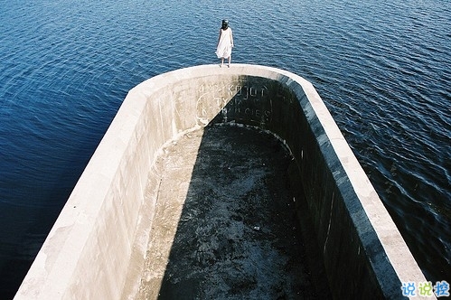 疼到骨子里的一些悲痛句子 句句刺心讓人心寒的愛情句子1