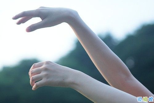 滿懷憂傷感到難過(guò)的傷感句子 心里很難過(guò)但是不能說(shuō)出來(lái)的傷感句子2