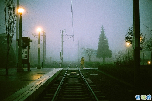 關于敏感人的說說帶圖片 敏感的人會怎么自我折磨11