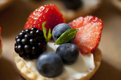 關(guān)于生活人生的超勵(lì)志圖片說說 幸福就是放大快樂幸運(yùn)就是熬過不幸7