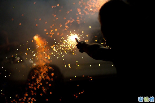 感情特別喪的說(shuō)說(shuō)輸?shù)靡粩⊥康?一個(gè)人回憶過(guò)去的傷感說(shuō)說(shuō)1