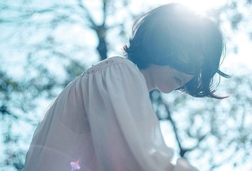 關于夏天的唯美文藝說說帶圖片 夏有彤云蔚然成風8