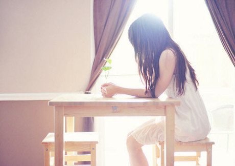 悄無(wú)聲息的默默暗戀一個(gè)人的傷感心情說(shuō)說(shuō)帶圖片9