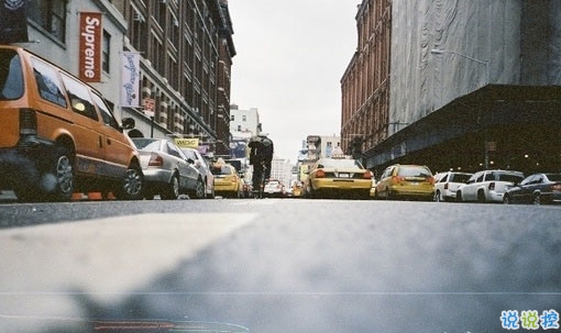 簡(jiǎn)單而又唯美有哲理的英文說說帶圖片 你醒在別人的夢(mèng)里2