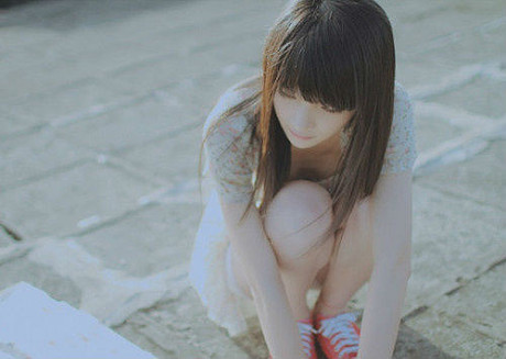 悄無(wú)聲息的默默暗戀一個(gè)人的傷感心情說(shuō)說(shuō)帶圖片13