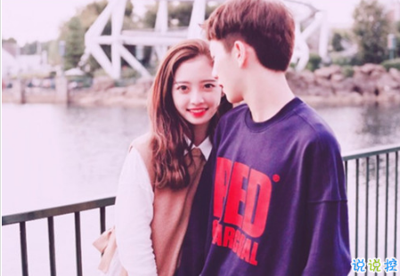 2018朋友圈領(lǐng)到結(jié)婚證曬幸福的說說 朋友圈曬結(jié)婚證配文字大全最新2