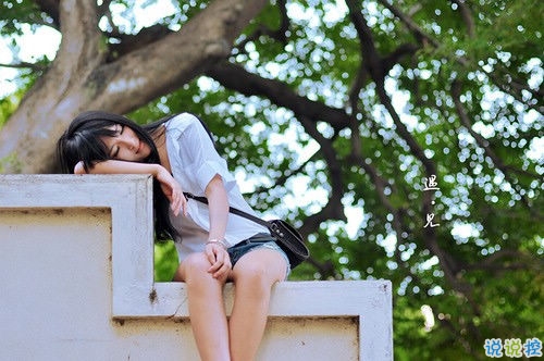 緬懷過去回憶逝去的青春的心情說說 有些惆悵憂傷的關(guān)于思念的心情說說1