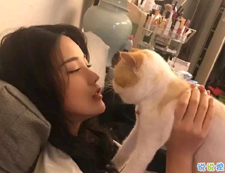 簡(jiǎn)單干凈的愛情說說大全2018 有種痛叫說不出的愛情說說2