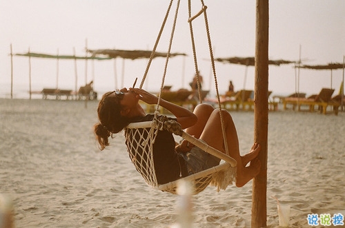 期待愛(ài)情但又怕受傷的經(jīng)典說(shuō)說(shuō) 27條關(guān)于愛(ài)情是失落沮喪的說(shuō)說(shuō)2