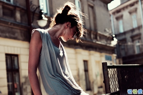 愛(ài)過(guò)的人都會(huì)懂的傷感說(shuō)說(shuō) 愛(ài)情讓人感到疲憊難過(guò)的說(shuō)說(shuō)2