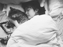 在你睡前必須要做的一件事搞笑說說大全