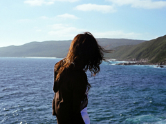 精辟又內(nèi)涵的個(gè)性說說心情短語 對(duì)人生思考的個(gè)性心情說說