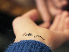 最新微博說(shuō)說(shuō)大全簡(jiǎn)單一句話心情 即使人潮擁擠也期待不期而遇