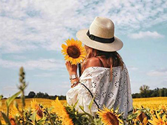 告訴自己要堅強(qiáng)的勵志暖心經(jīng)典說說大全2018 相信一切都會過去的