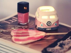 有趣的搞笑說(shuō)說(shuō)短語(yǔ)適合00后：建議你換一換，你的女友很平凡