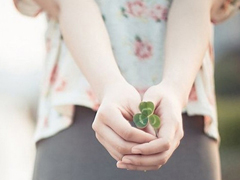 適合寫到作文里的經(jīng)典說說 很有哲理的經(jīng)典說說很精辟唯美