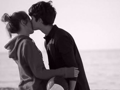 哪里會(huì)有人喜歡孤獨(dú)，不過是不喜歡失望罷了