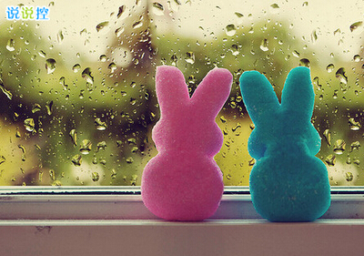 情人節(jié)說(shuō)說(shuō)帶圖片：今天有人問(wèn)我情人節(jié)怎么過(guò)，我淡定地說(shuō)略過(guò)