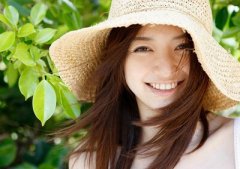 感悟人生的說說帶圖片：流過淚的眼睛更明亮，滴過血的心靈更堅強