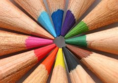 QQ空間帶圖的說說：有些疤痕之所以總會(huì)疼，那是因?yàn)槟憧側(cè)ヅ? / data-yvlB=