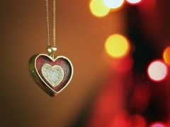 情感說說帶圖片：總有一個人，一直住在心里，卻告別在生活里