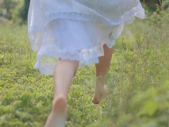 愛情中的甜蜜小句子 喜歡一個(gè)人的文藝小清新說(shuō)說(shuō)帶圖片