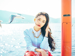 女生傷感心痛到窒息的圖片句子 所有的悲歡都是我一個人的灰燼