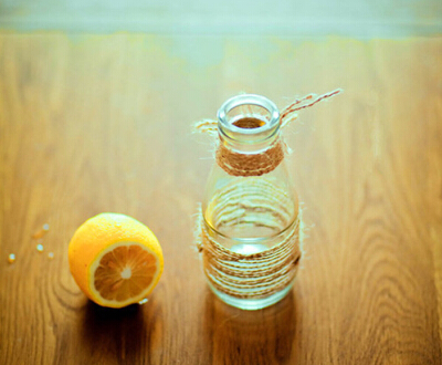 傷感說說大全帶圖片：他知道你舍不得離開，才肆無忌憚地傷害