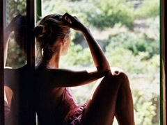 看透人心的悲涼英文句子帶翻譯 總有一句適合你的心情