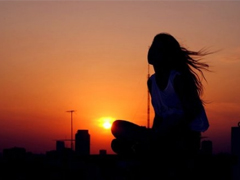 心里都是傷疤的傷感句子2019最新 很扎心很心痛的愛(ài)情傷感句子