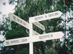 社會(huì)現(xiàn)實(shí)人情冷暖句子帶圖片 現(xiàn)實(shí)又很扎心的句子看透一切配圖