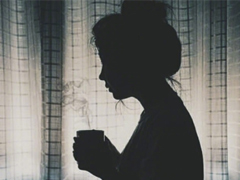 無(wú)敵想念某人的傷感說(shuō)說(shuō) 朋友圈想你到徹夜難眠的說(shuō)說(shuō)