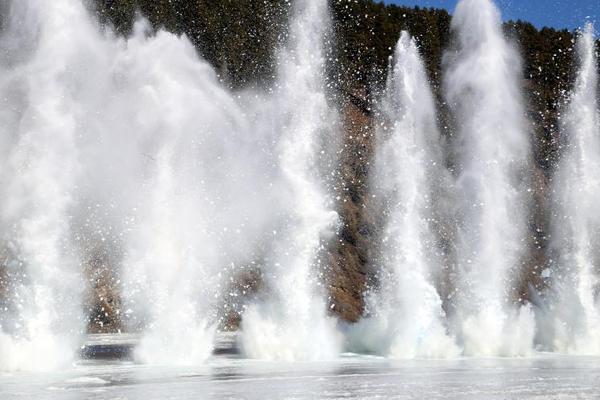 [外交部]：高市早苗突出非法無(wú)效的“舊金山合約”是錯(cuò)上加錯(cuò)