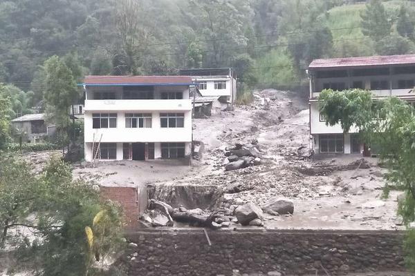 青海海南清潔【能源外】送基地電源項目開工建設