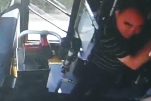 《*ST奧》維(002231.SZ)：第二大股東及其實控人李東、鄒夢華無法在責(zé)令改正期限內(nèi)完成資金占用整改