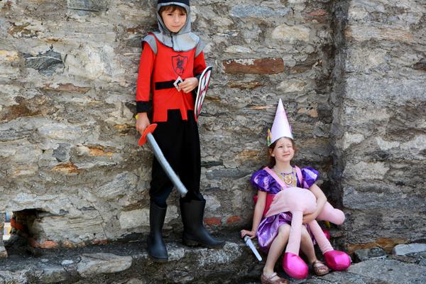 《臺風(fēng)“天》琴”緩慢西移 南海大部分海域有大風(fēng)天氣