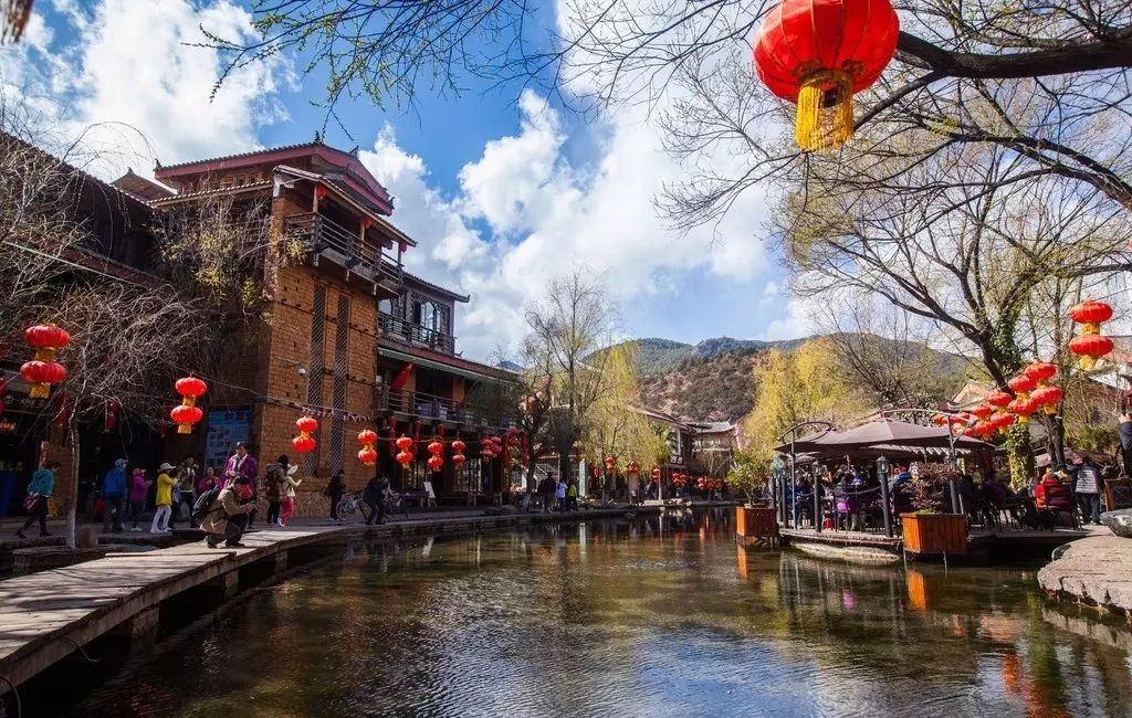 束河桃花塢，在茶馬古道浮生清閑陪父母慢慢變