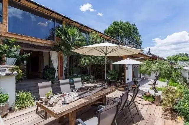 束河桃花塢，在茶馬古道浮生清閑陪父母慢慢變