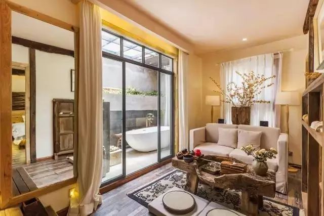 束河桃花塢，在茶馬古道浮生清閑陪父母慢慢變