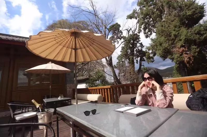 束河桃花塢，在茶馬古道浮生清閑陪父母慢慢變