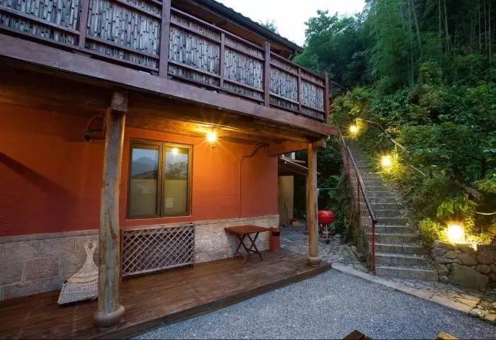 瓜洲云裳山村，春風(fēng)又綠江岸春